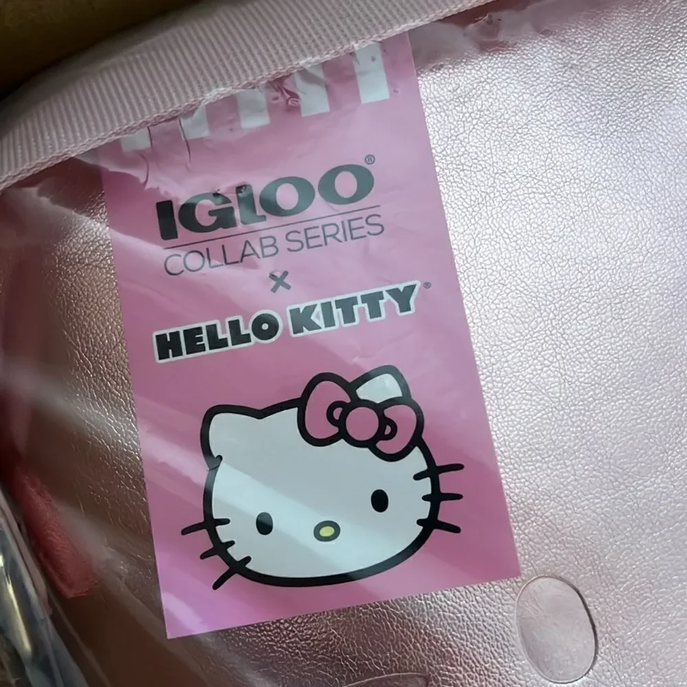 Hello Kitty x Igloo Luxury Crossbody Cooler Limited Edition